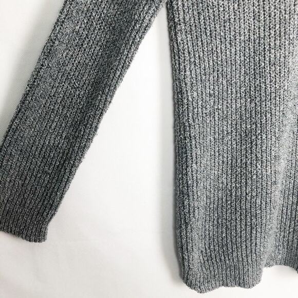 Bluenotes V-Neck Pullover Gray Knit Sweater Size Small - Picture 9 of 9